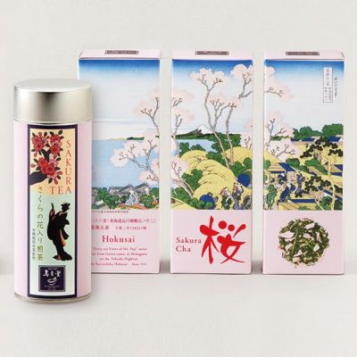 有機さくら煎茶 さくらの花入り<br>（40g缶 北斎御殿山の富士 箱入）